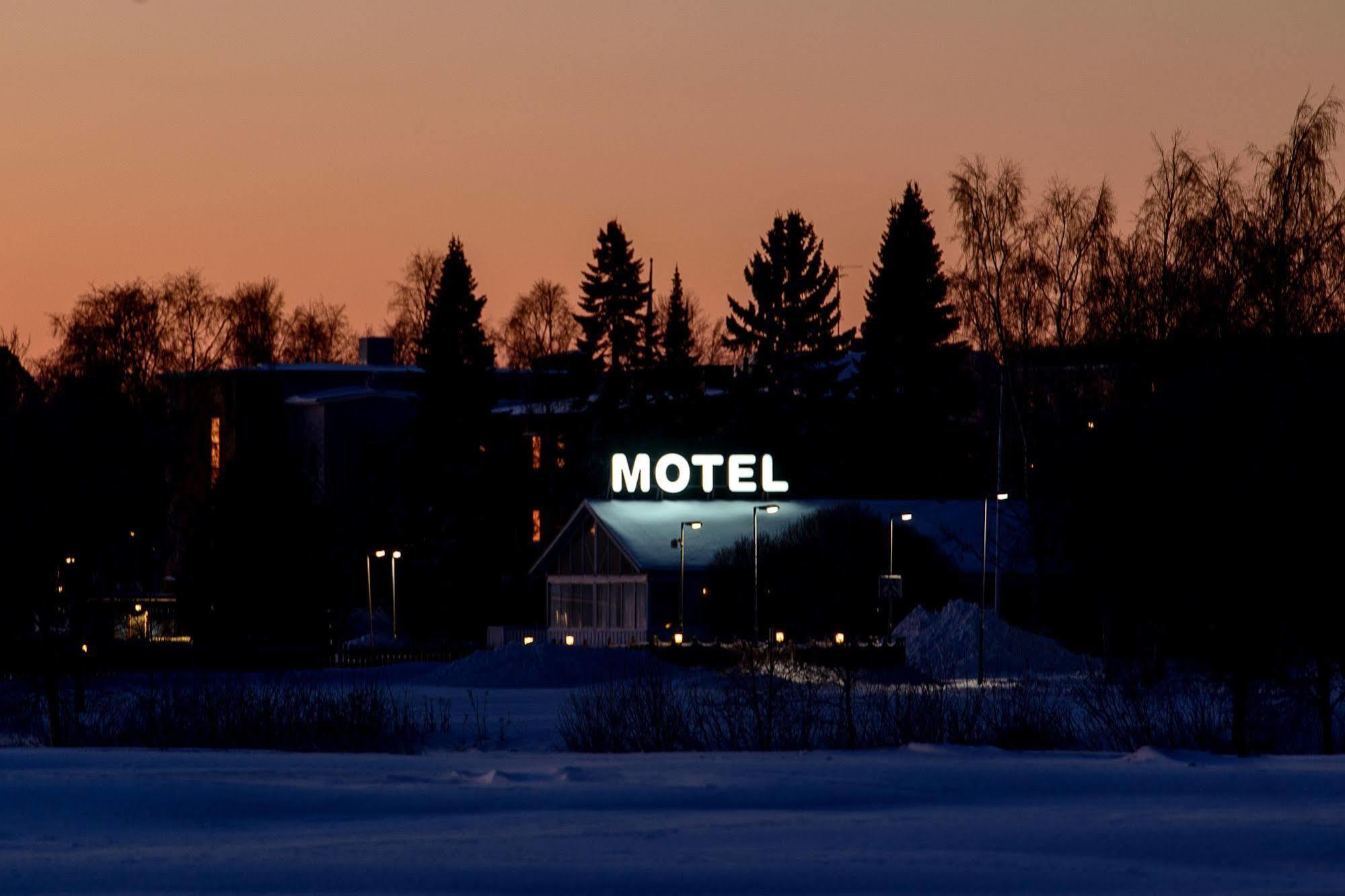 River Motel - Selfservice Check In - Book A Room, Make Payment, Get Pincode To The Room Haparanda Bagian luar foto