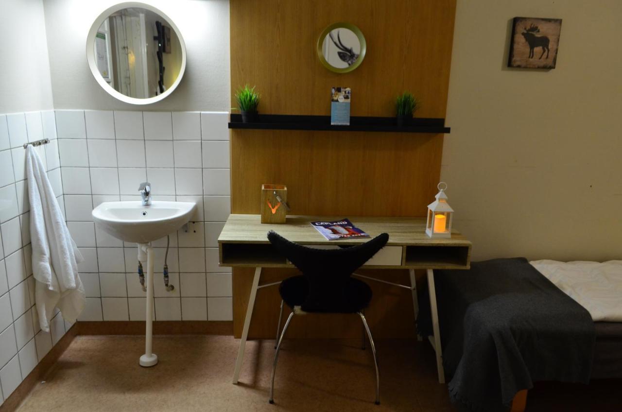 River Motel - Selfservice Check In - Book A Room, Make Payment, Get Pincode To The Room Haparanda Bagian luar foto